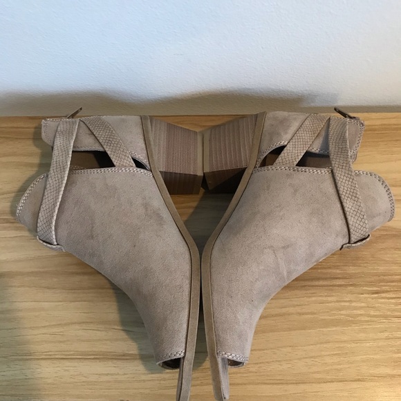Arizona Memory Foam Booties Ankle Boots Tan 7.5M - Picture 4 of 8